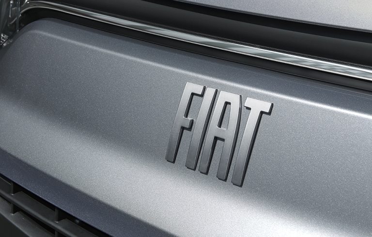 Doblo-gallery-Fiat-front-Logo-Desktop-996x634